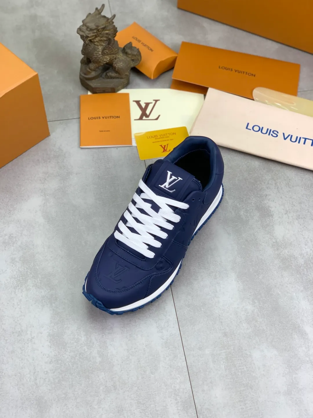 Men's men's shoes 💰P680 new style 💶[LOUIS VUITTON] (original order) new style 🍀LV Louis Vuitton * - top version of LV classic trendy shoes! Made of imported original cowhide and water-dyed cowhide lining. The latest original wear-resistant rubber combination outsole! High quality products! Multiple colors available, code number: 38-44 (45 46 customized)